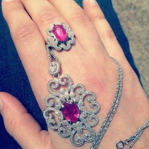 Set of a ring and necklace